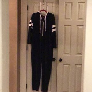CUTE CASUAL BLACK JUMPSUIT-  JOGGER LOOK- SIZE XL
